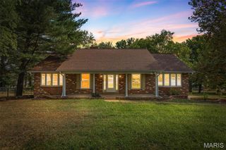 2134 Smoke Signal Road, Pacific, MO 63069