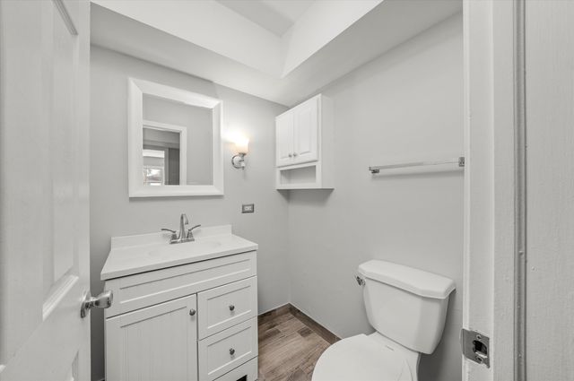 10308 Circle Drive 301, Oak Lawn, IL 60453