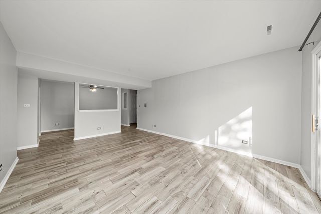 10308 Circle Drive 301, Oak Lawn, IL 60453