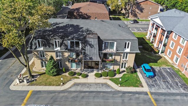 10308 Circle Drive 301, Oak Lawn, IL 60453