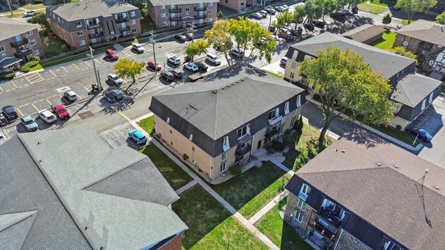 10308 Circle Drive 301, Oak Lawn, IL 60453