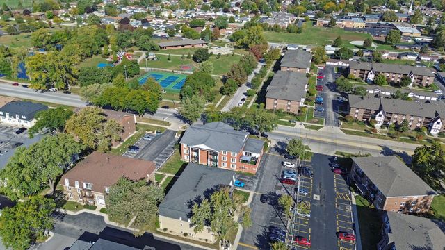 10308 Circle Drive 301, Oak Lawn, IL 60453