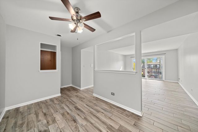 10308 Circle Drive 301, Oak Lawn, IL 60453