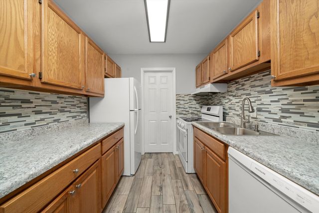 10308 Circle Drive 301, Oak Lawn, IL 60453