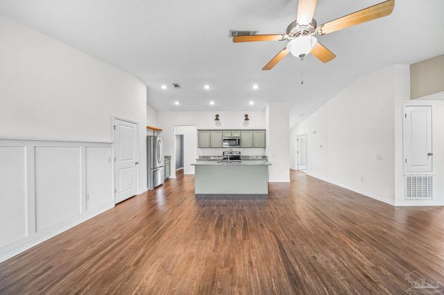 4706 Determination Ct, Milton, FL 32570
