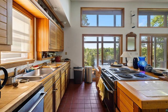 26 Saint Albans Road, Superior, WI 54880