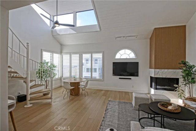 320 Marine Avenue, Manhattan Beach, CA 90266
