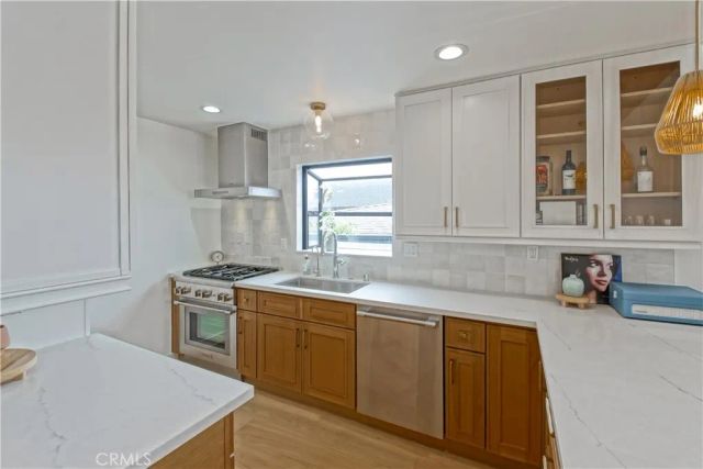 320 Marine Avenue, Manhattan Beach, CA 90266