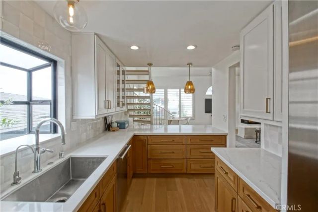 320 Marine Avenue, Manhattan Beach, CA 90266