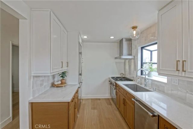 320 Marine Avenue, Manhattan Beach, CA 90266