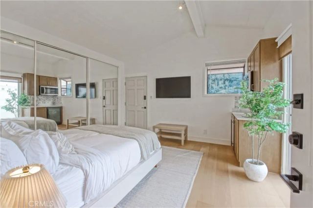 320 Marine Avenue, Manhattan Beach, CA 90266