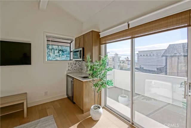320 Marine Avenue, Manhattan Beach, CA 90266