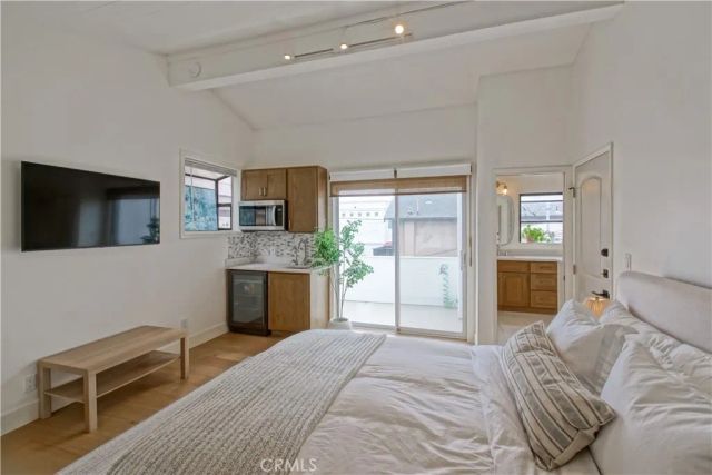 320 Marine Avenue, Manhattan Beach, CA 90266