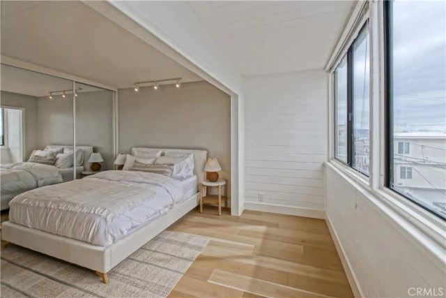 320 Marine Avenue, Manhattan Beach, CA 90266