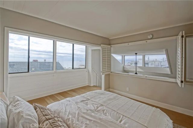 320 Marine Avenue, Manhattan Beach, CA 90266