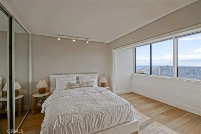 320 Marine Avenue, Manhattan Beach, CA 90266