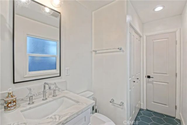 320 Marine Avenue, Manhattan Beach, CA 90266