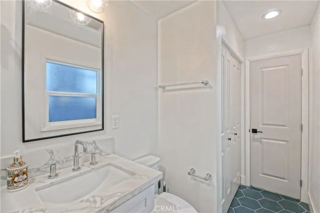 320 Marine Avenue, Manhattan Beach, CA 90266