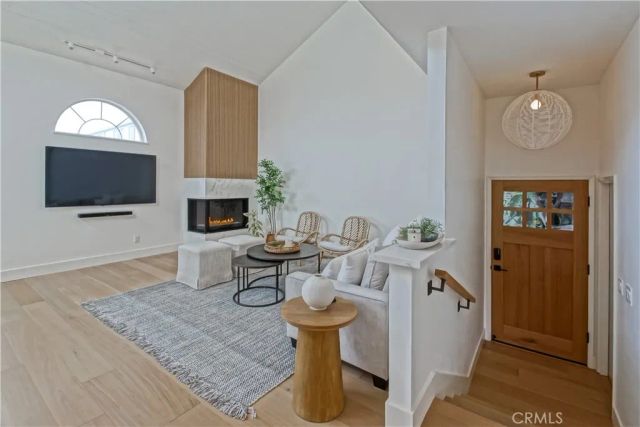 320 Marine Avenue, Manhattan Beach, CA 90266