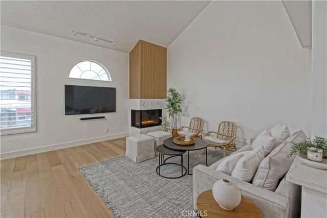 320 Marine Avenue, Manhattan Beach, CA 90266