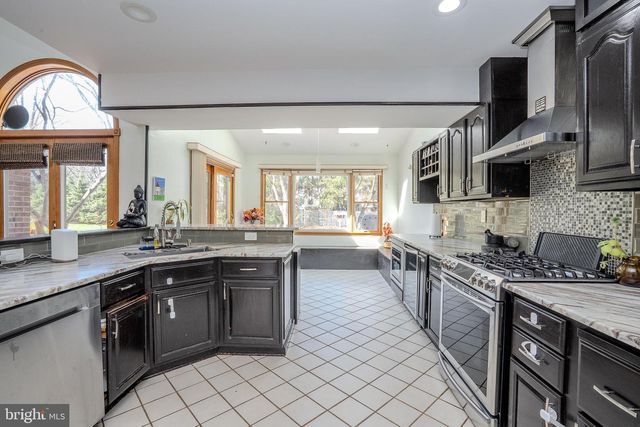 14 BROOKSIDE CT, Cranbury, NJ 08512