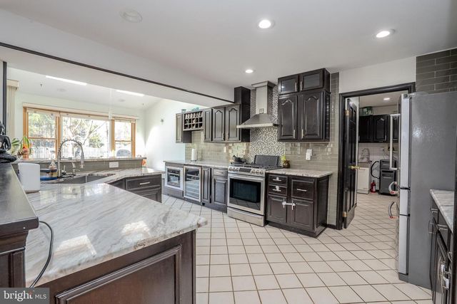 14 BROOKSIDE CT, Cranbury, NJ 08512