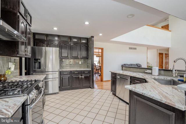 14 BROOKSIDE CT, Cranbury, NJ 08512