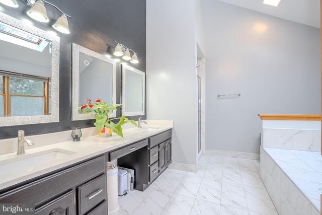 14 BROOKSIDE CT, Cranbury, NJ 08512