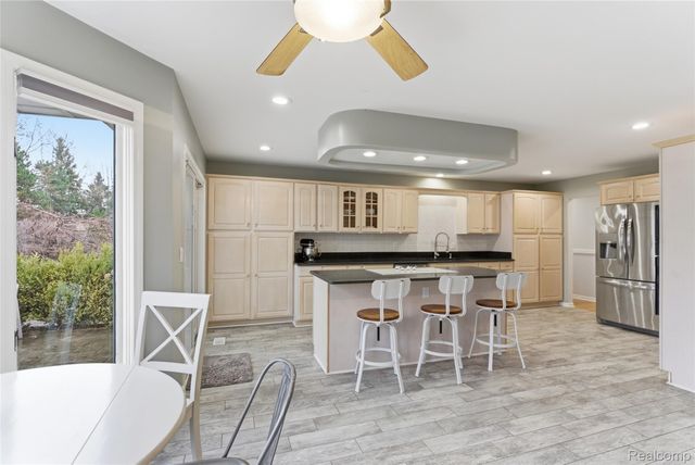 7095 Elmwood Drive, Grand Blanc Charter Township, MI 48439