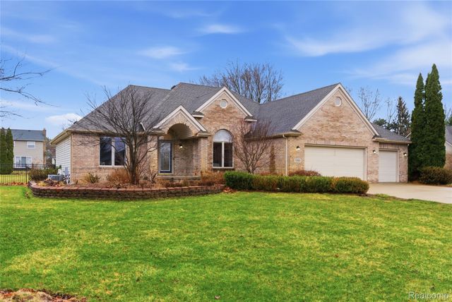 7095 Elmwood Drive, Grand Blanc Charter Township, MI 48439