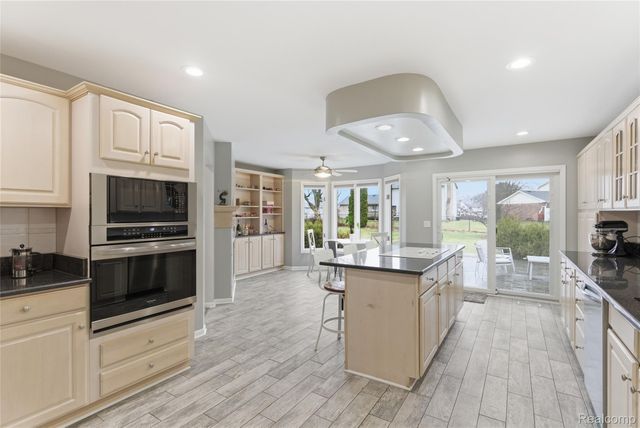 7095 Elmwood Drive, Grand Blanc Charter Township, MI 48439