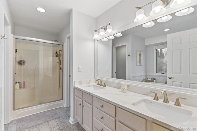 7095 Elmwood Drive, Grand Blanc Charter Township, MI 48439