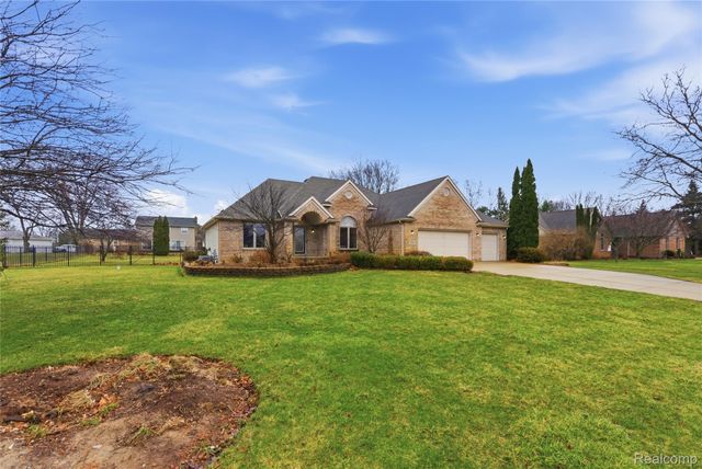 7095 Elmwood Drive, Grand Blanc Charter Township, MI 48439