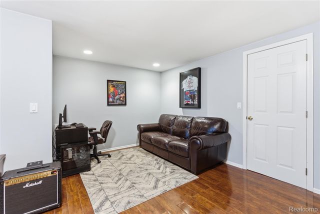 7095 Elmwood Drive, Grand Blanc Charter Township, MI 48439