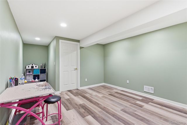 7095 Elmwood Drive, Grand Blanc Charter Township, MI 48439