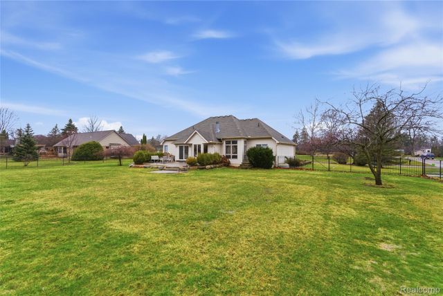 7095 Elmwood Drive, Grand Blanc Charter Township, MI 48439