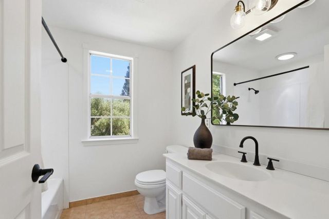 17391 E Vineland Avenue, Los Gatos, CA 95030