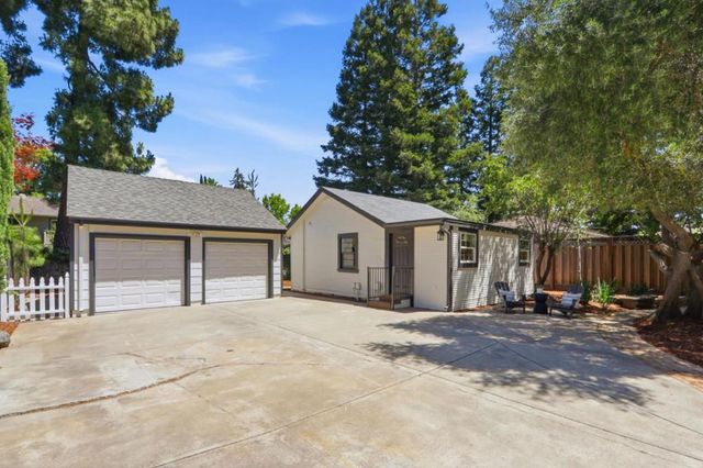 17391 E Vineland Avenue, Los Gatos, CA 95030