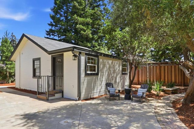 17391 E Vineland Avenue, Los Gatos, CA 95030