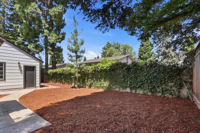 17391 E Vineland Avenue, Los Gatos, CA 95030