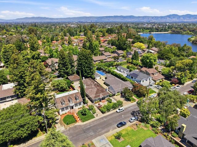 17391 E Vineland Avenue, Los Gatos, CA 95030