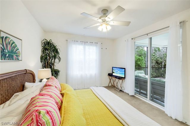 4843 Hampshire CT 105, Naples, FL 34112