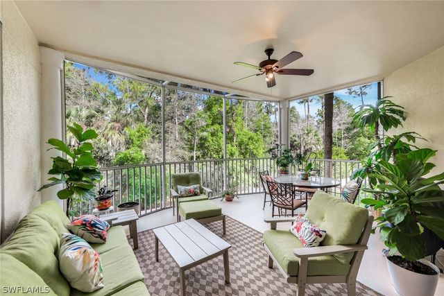 4843 Hampshire CT 105, Naples, FL 34112