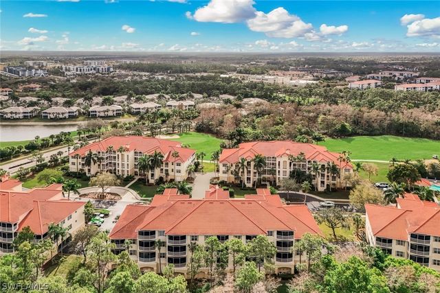 4843 Hampshire CT 105, Naples, FL 34112