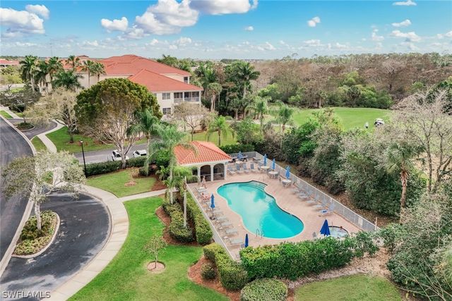 4843 Hampshire CT 105, Naples, FL 34112