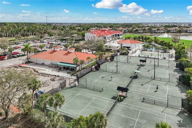 4843 Hampshire CT 105, Naples, FL 34112