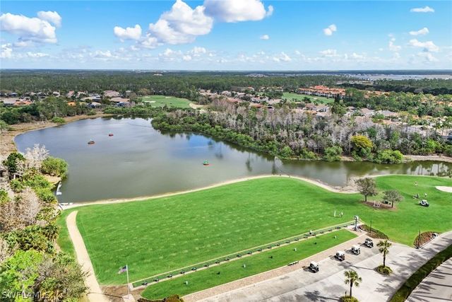 4843 Hampshire CT 105, Naples, FL 34112