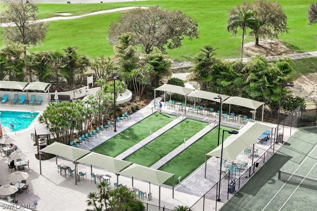 4843 Hampshire CT 105, Naples, FL 34112