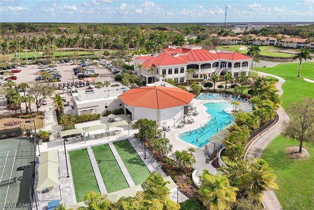 4843 Hampshire CT 105, Naples, FL 34112