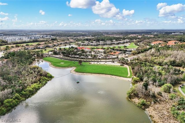 4843 Hampshire CT 105, Naples, FL 34112